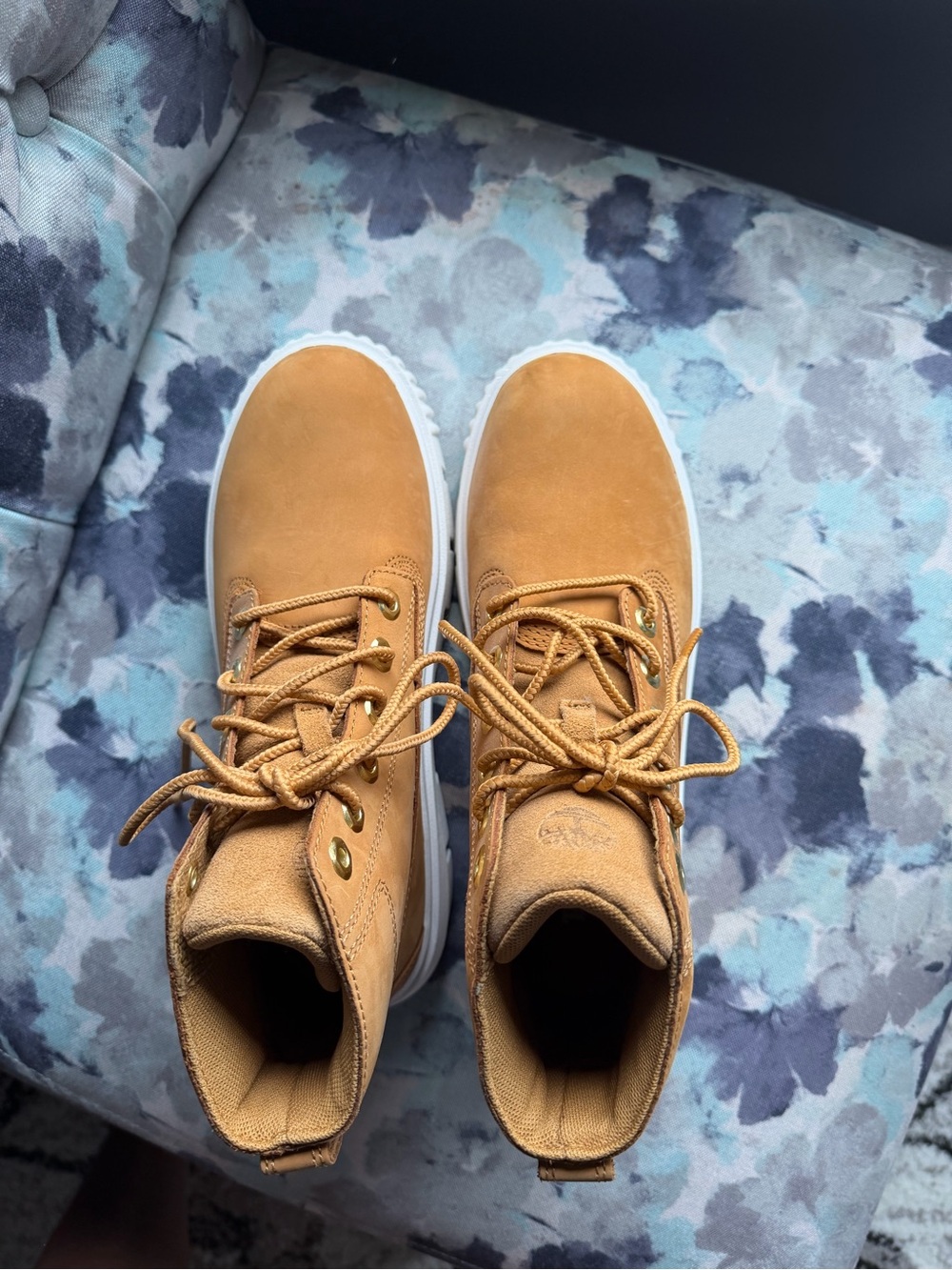 Timberland Wheat/Tan Nubuck Lace-Up Boots with White Lug Sole - Picture 5 of 7